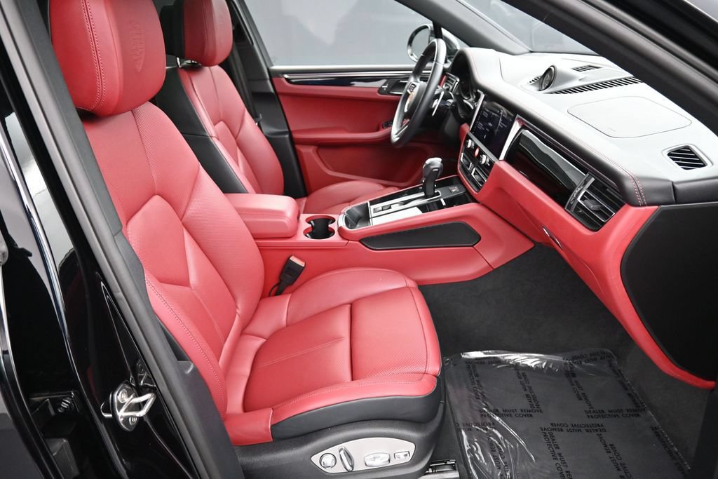 Certified 2023 Porsche Macan S AWD/4WD image 30