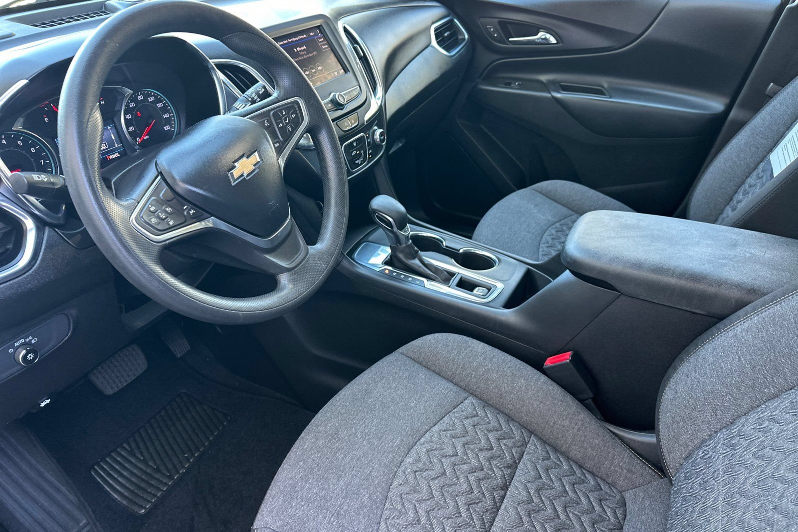 Used 2023 Chevrolet Equinox LT FWD image 10