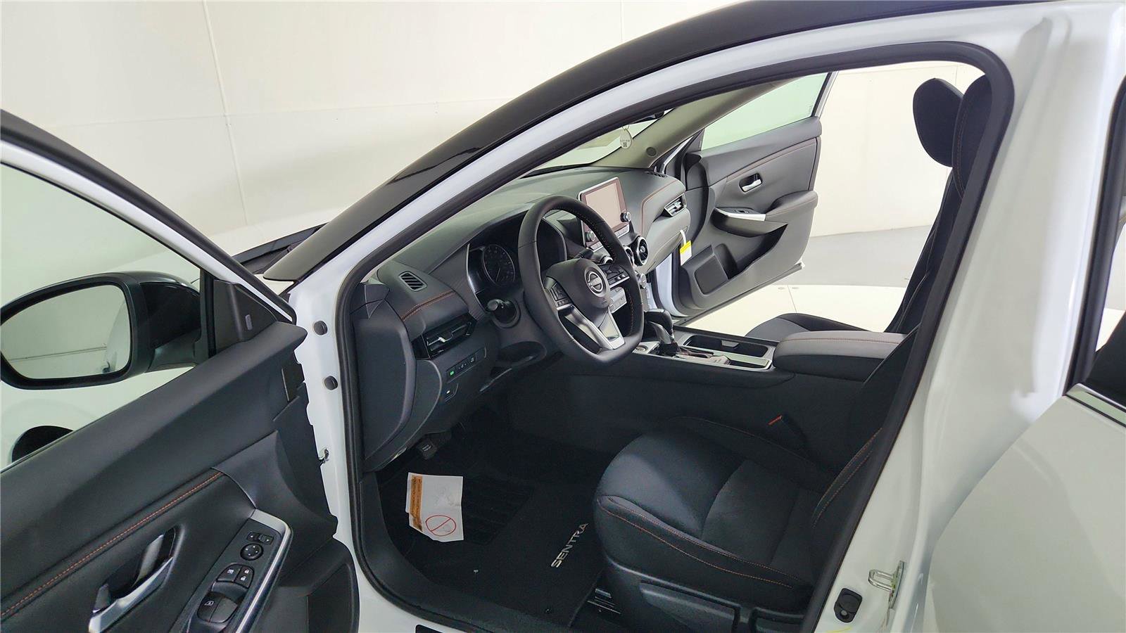 New 2025 Nissan Sentra SR image 15