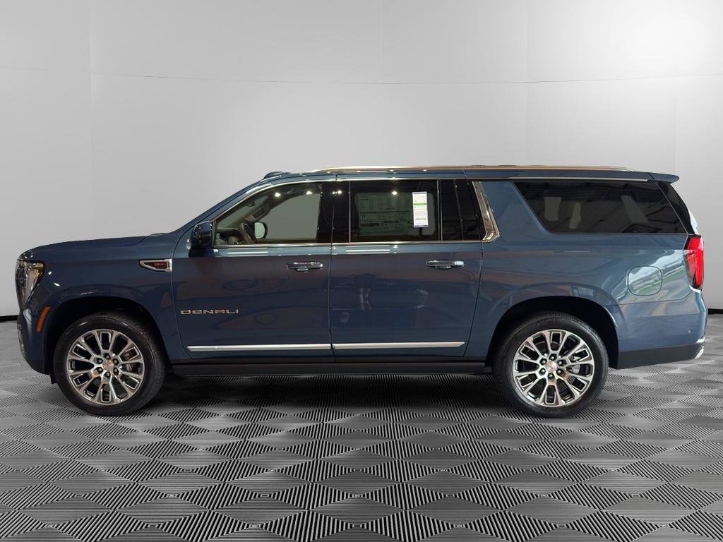 New 2026 GMC Yukon XL Denali w/ Denali Reserve Package AWD/4WD image 2