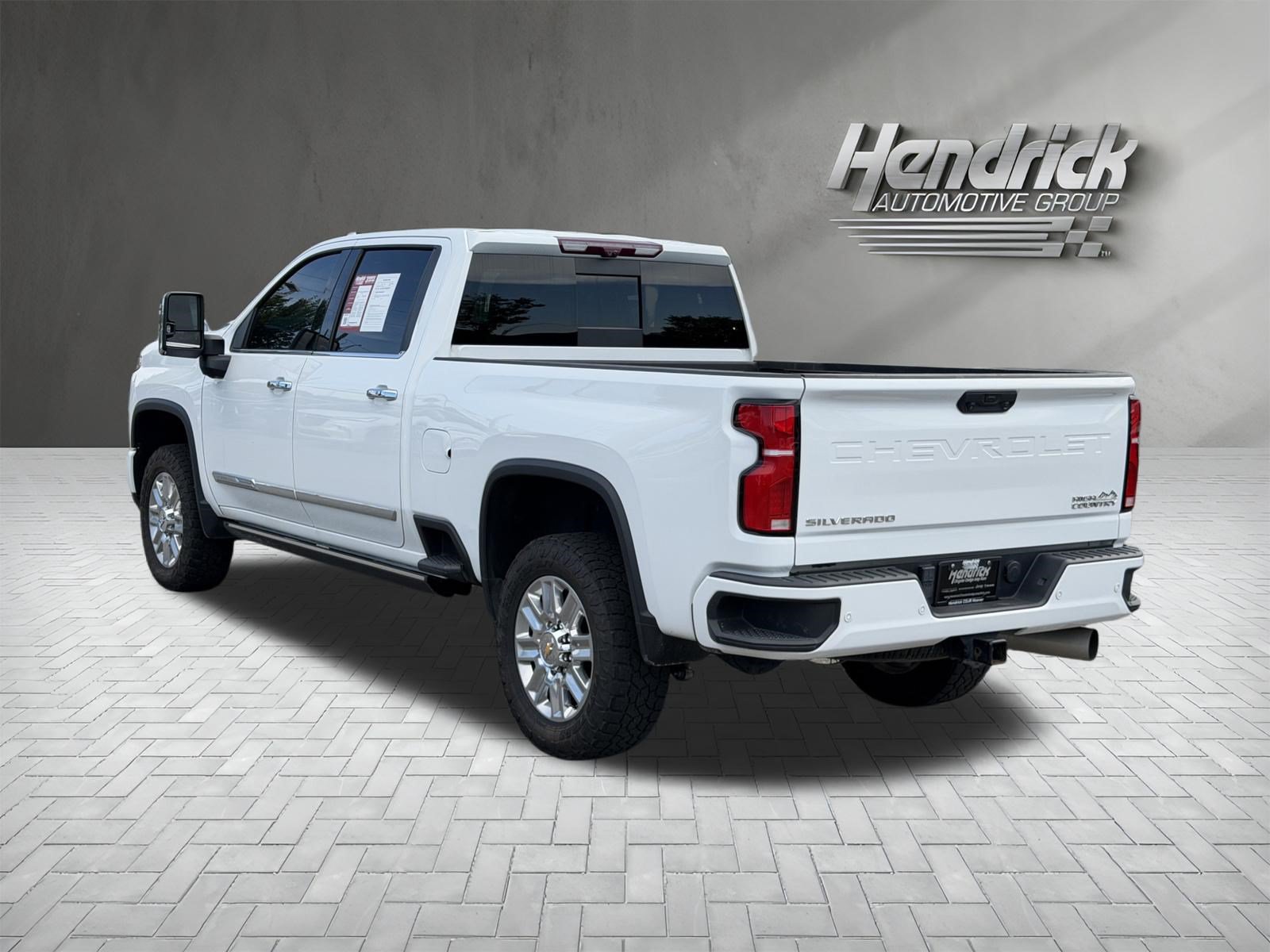 Used 2024 Chevrolet Silverado 2500 High Country w/ High Country Premium Package AWD/4WD image 8