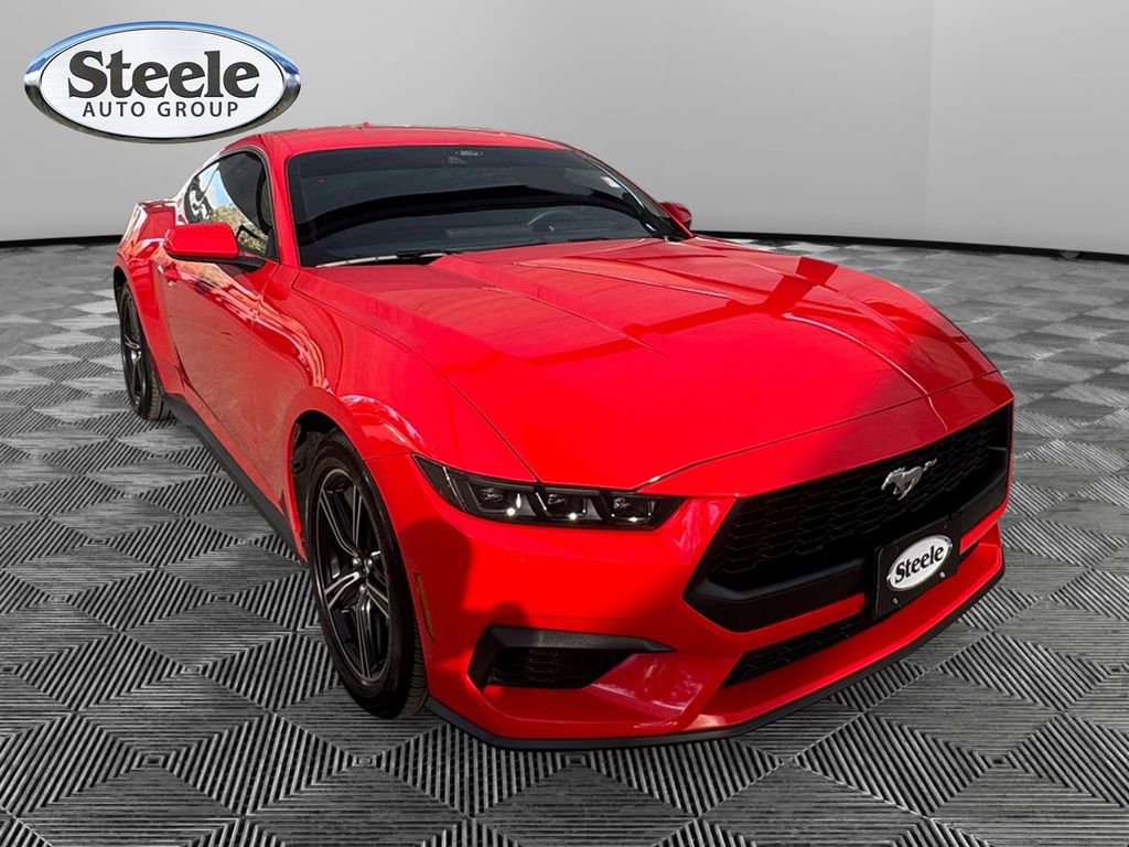 Used 2025 Ford Mustang Coupe image 7