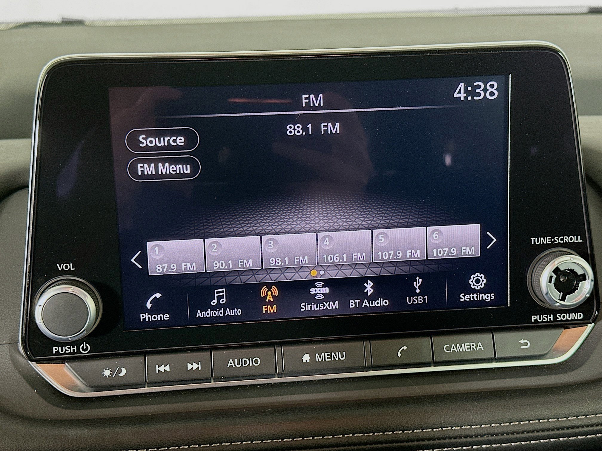 Used 2025 Nissan Rogue SV FWD image 21