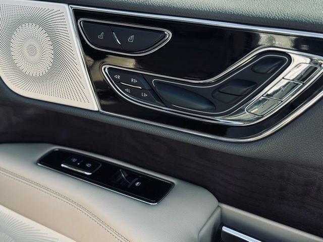 Used 2024 Lincoln Navigator L Reserve image 17