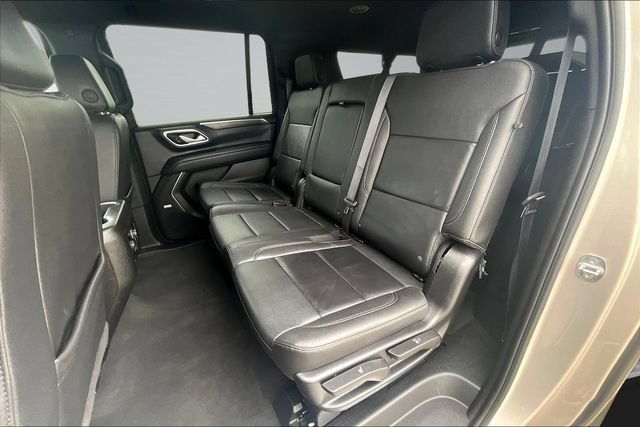 Used 2024 Chevrolet Suburban LT RWD image 22