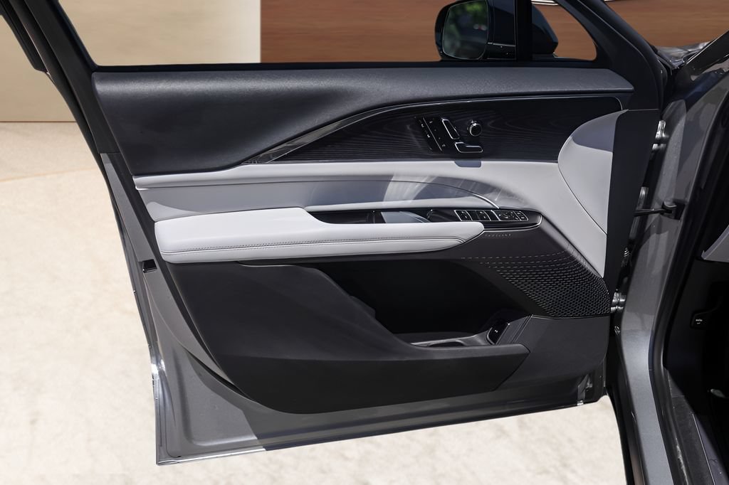 Certified 2024 Cadillac Lyriq Sport RWD image 20