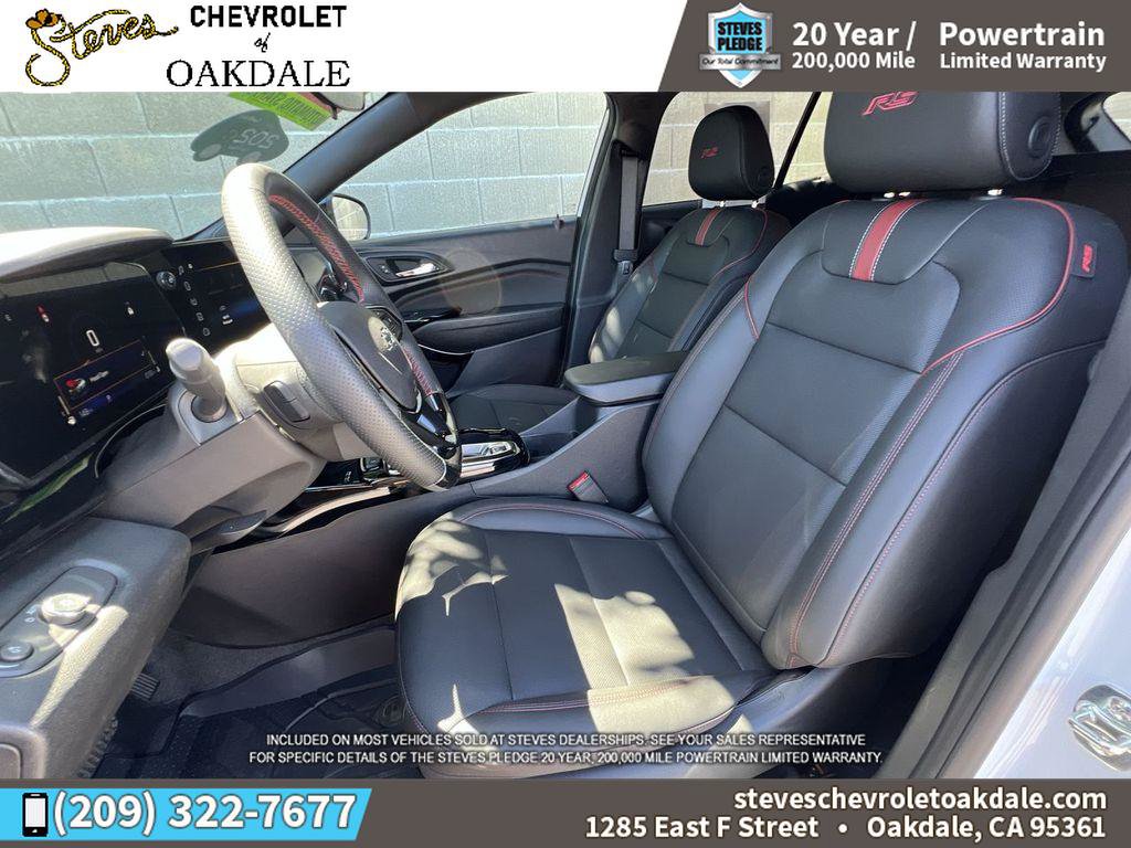 Certified 2026 Chevrolet Trax RS w/ Sunroof Package FWD image 23