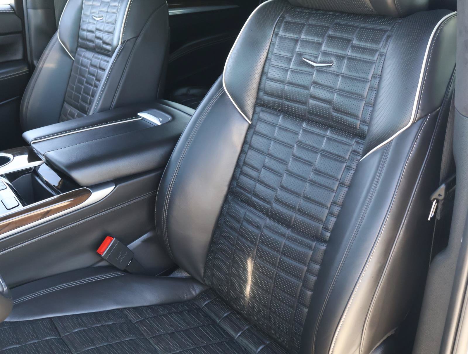 Certified 2025 Cadillac Escalade ESV Sport Platinum w/ LPO, ONYX Package AWD/4WD image 19