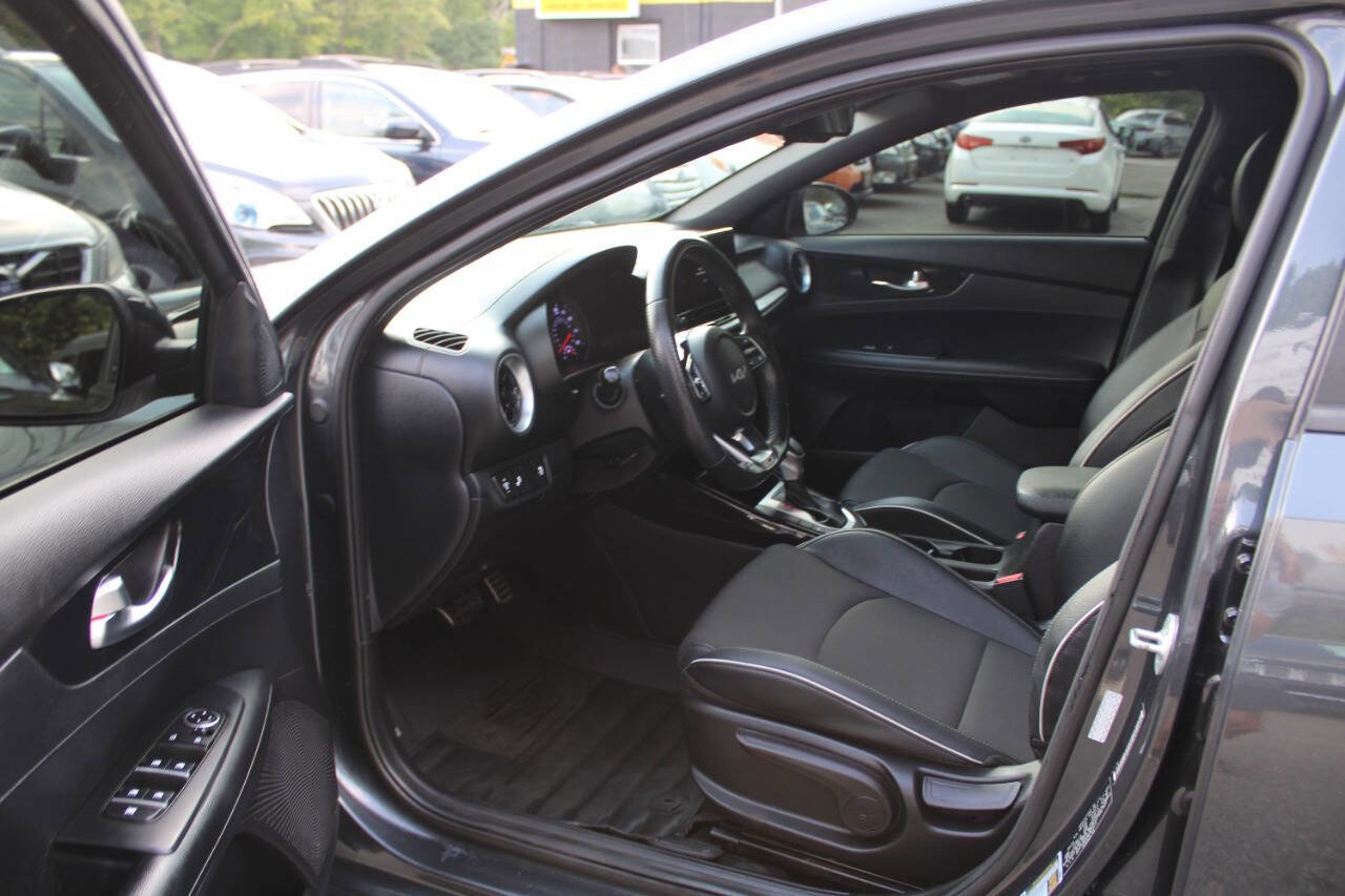 Used 2022 Kia Forte GT-Line w/ GT-Line Premium Package image 24