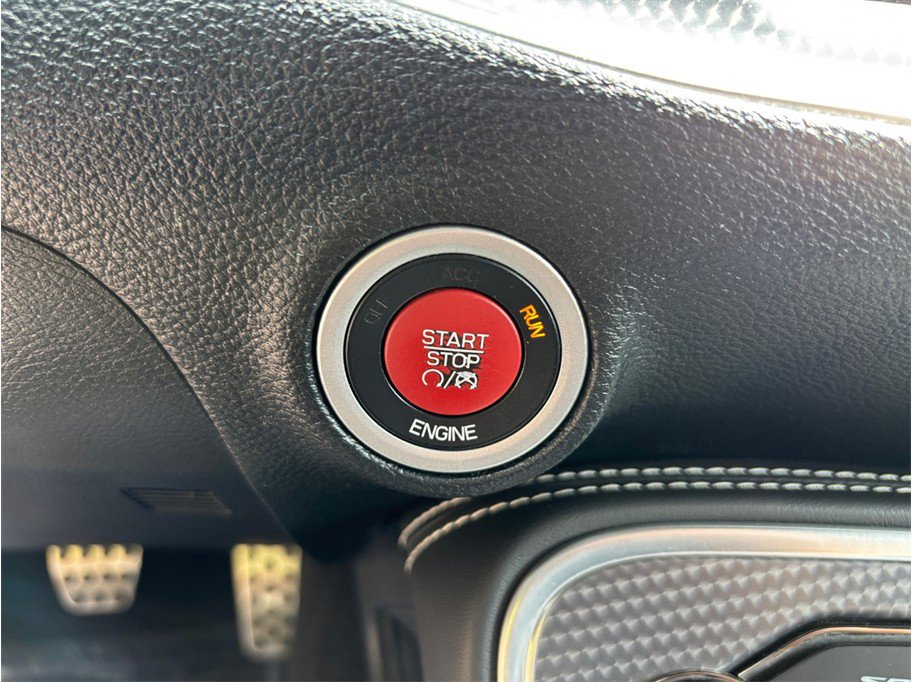 Used 2015 Dodge Challenger SRT Hellcat image 29