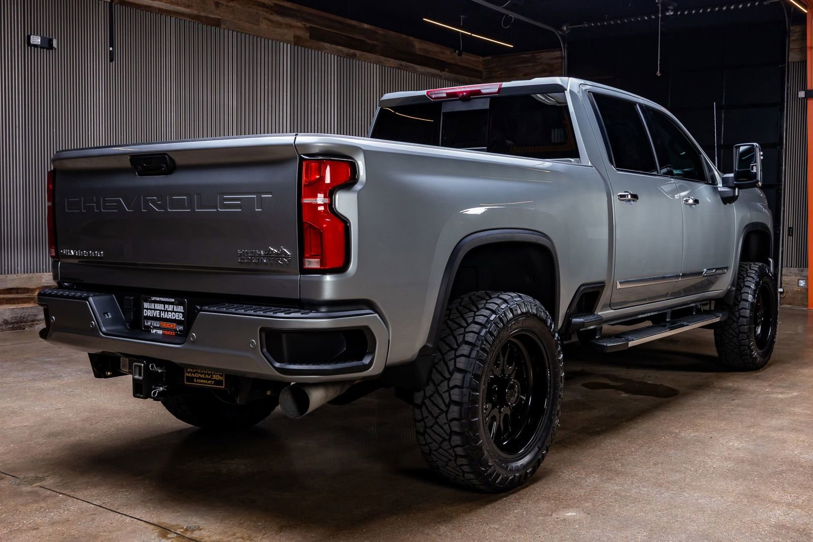 Used 2024 Chevrolet Silverado 2500 High Country w/ High Country Premium Package AWD/4WD image 11