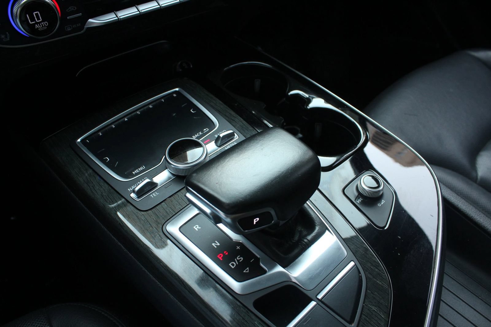 Used 2018 Audi Q7 3.0T Prestige AWD/4WD image 36