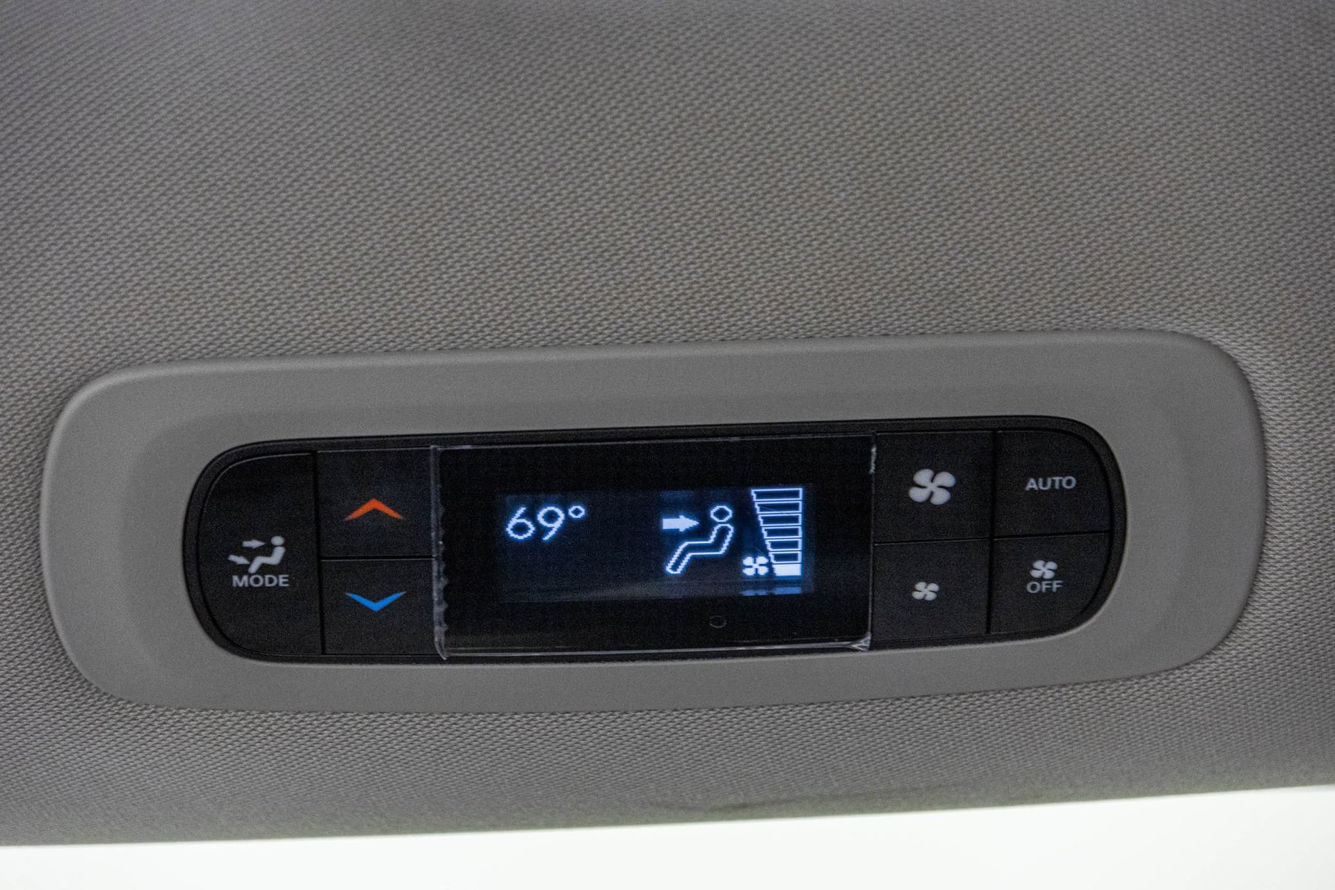 Used 2024 Chrysler Pacifica Limited FWD image 40