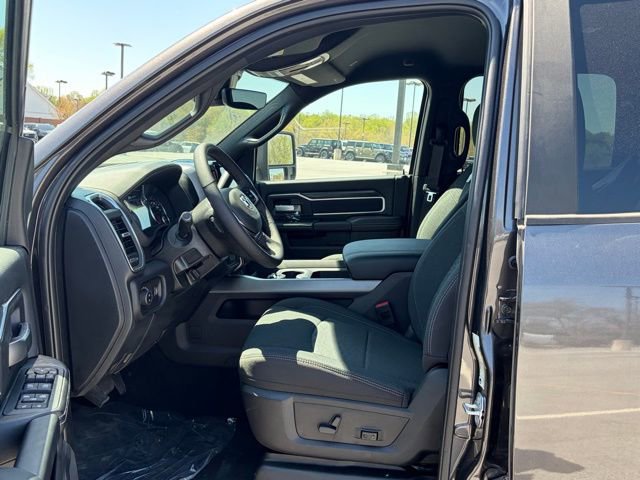 New 2026 RAM 2500 Big Horn AWD/4WD image 15