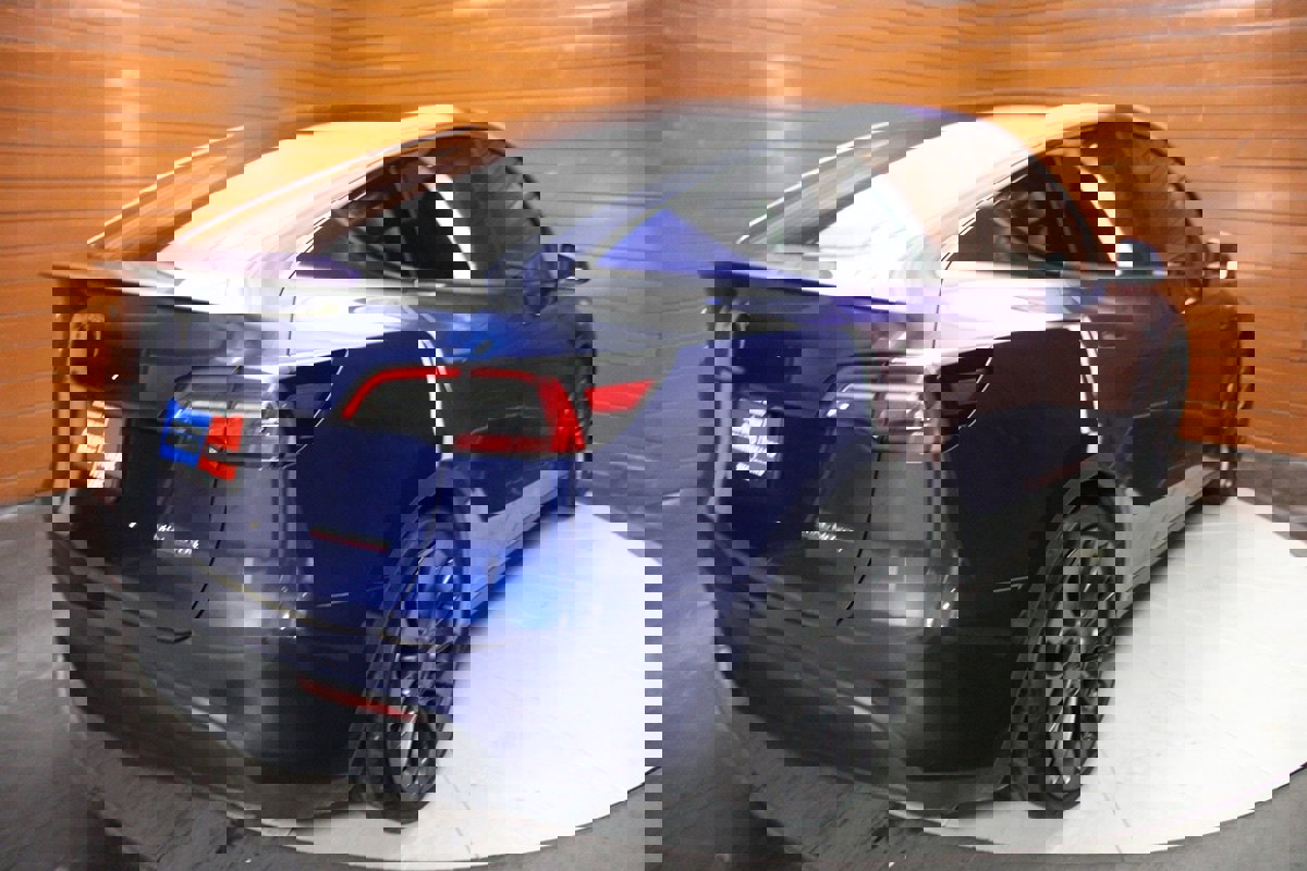 Used 2024 Tesla Model Y Performance image 5