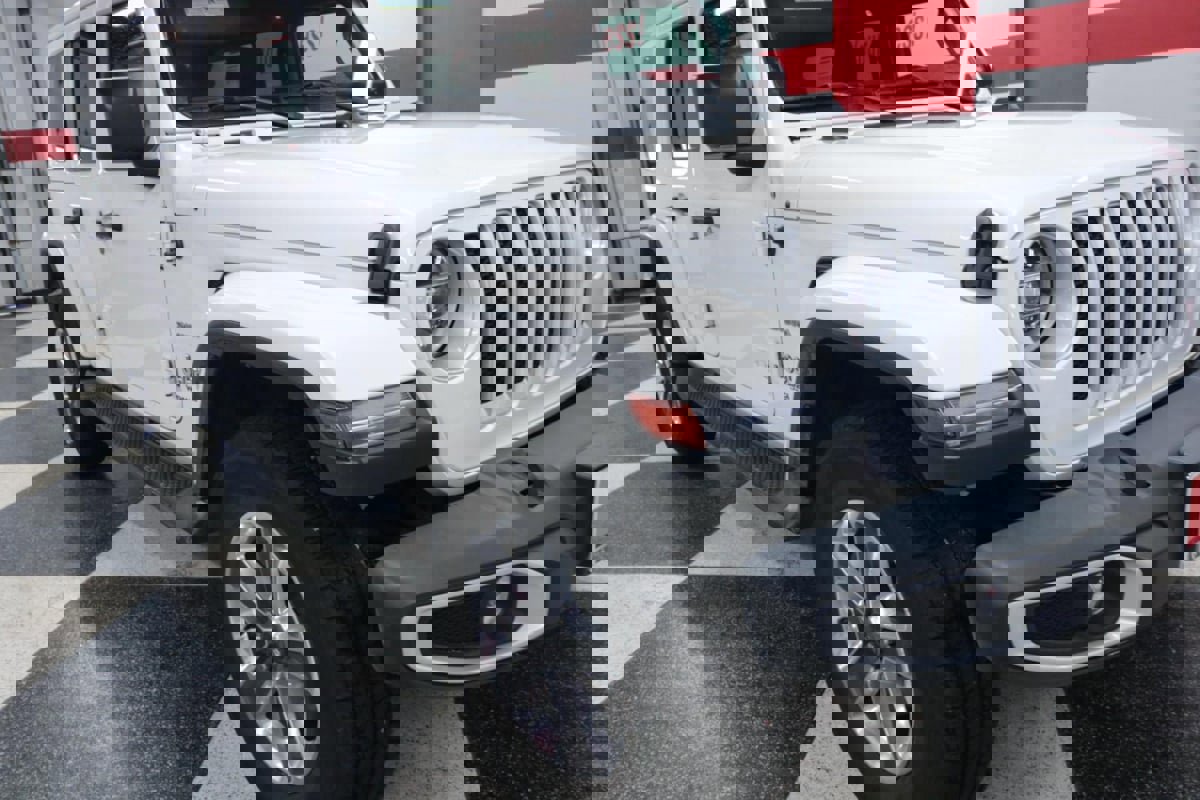 Used 2021 Jeep Wrangler Unlimited Sahara image 30