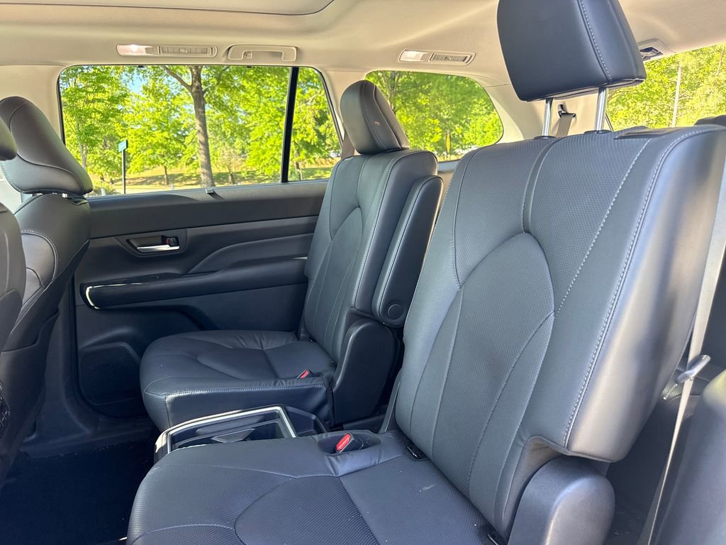 Used 2025 Toyota Grand Highlander AWD Hybrid image 31