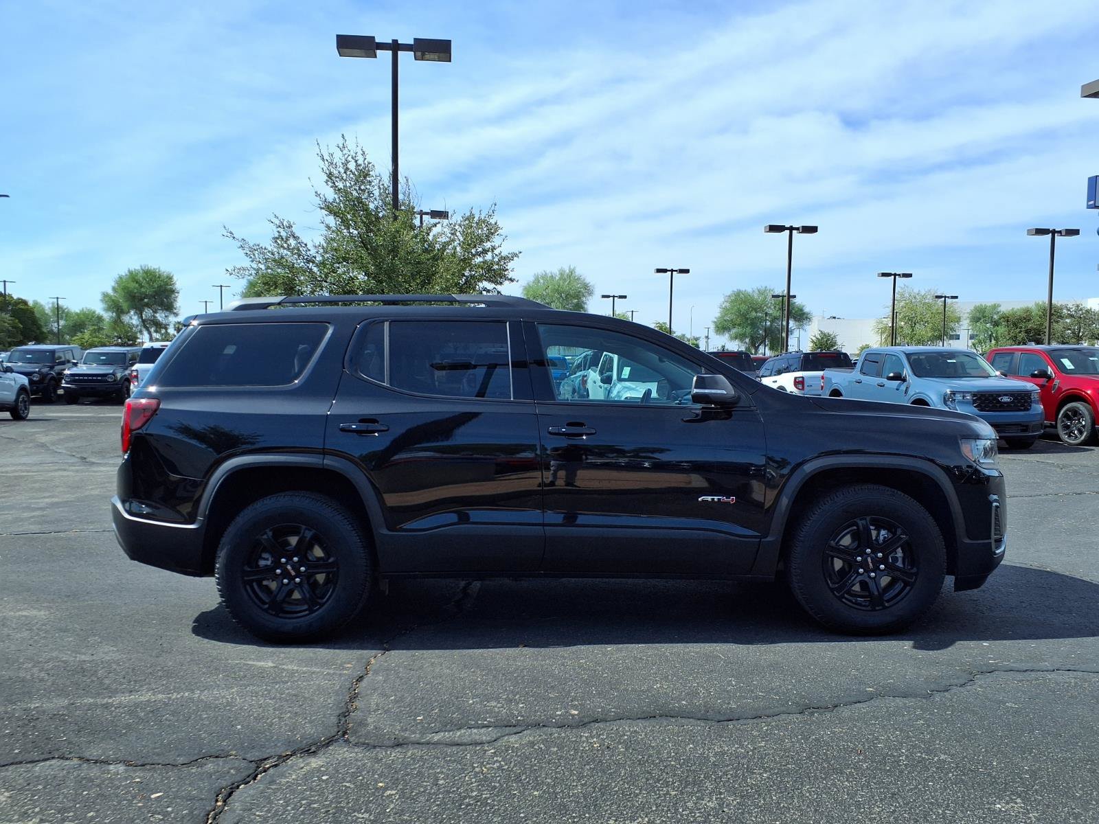 Used 2022 GMC Acadia AT4 w/ Technology Package AWD/4WD image 7