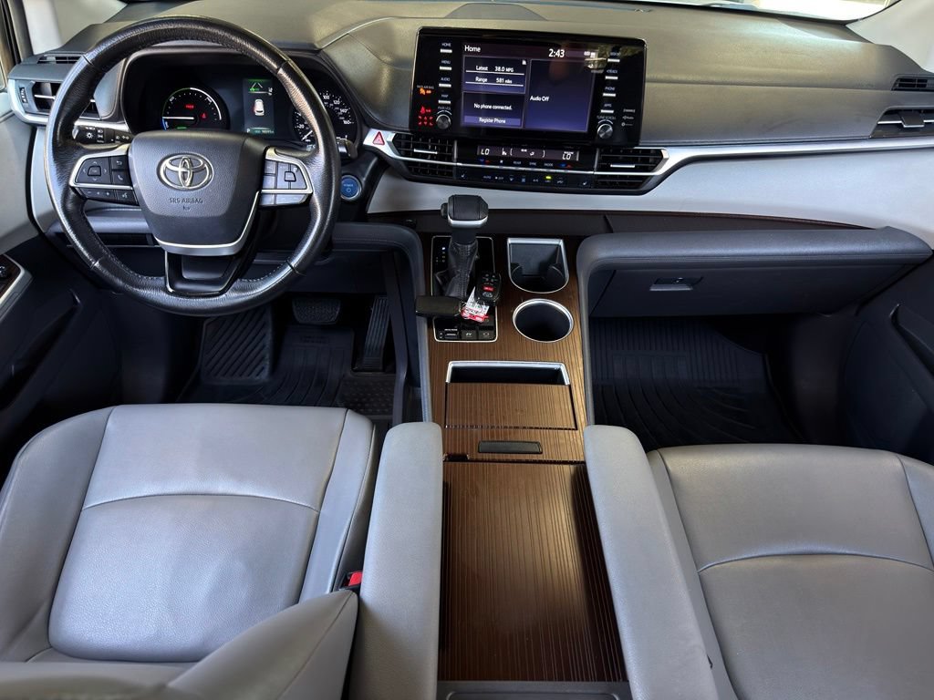 Used 2021 Toyota Sienna XLE FWD image 16