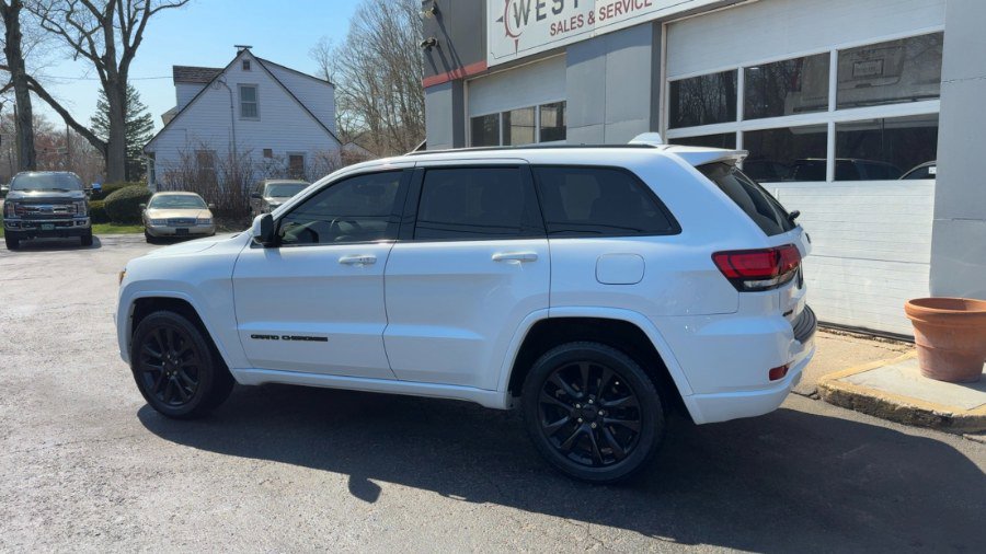 Used 2019 Jeep Grand Cherokee Altitude AWD/4WD image 7