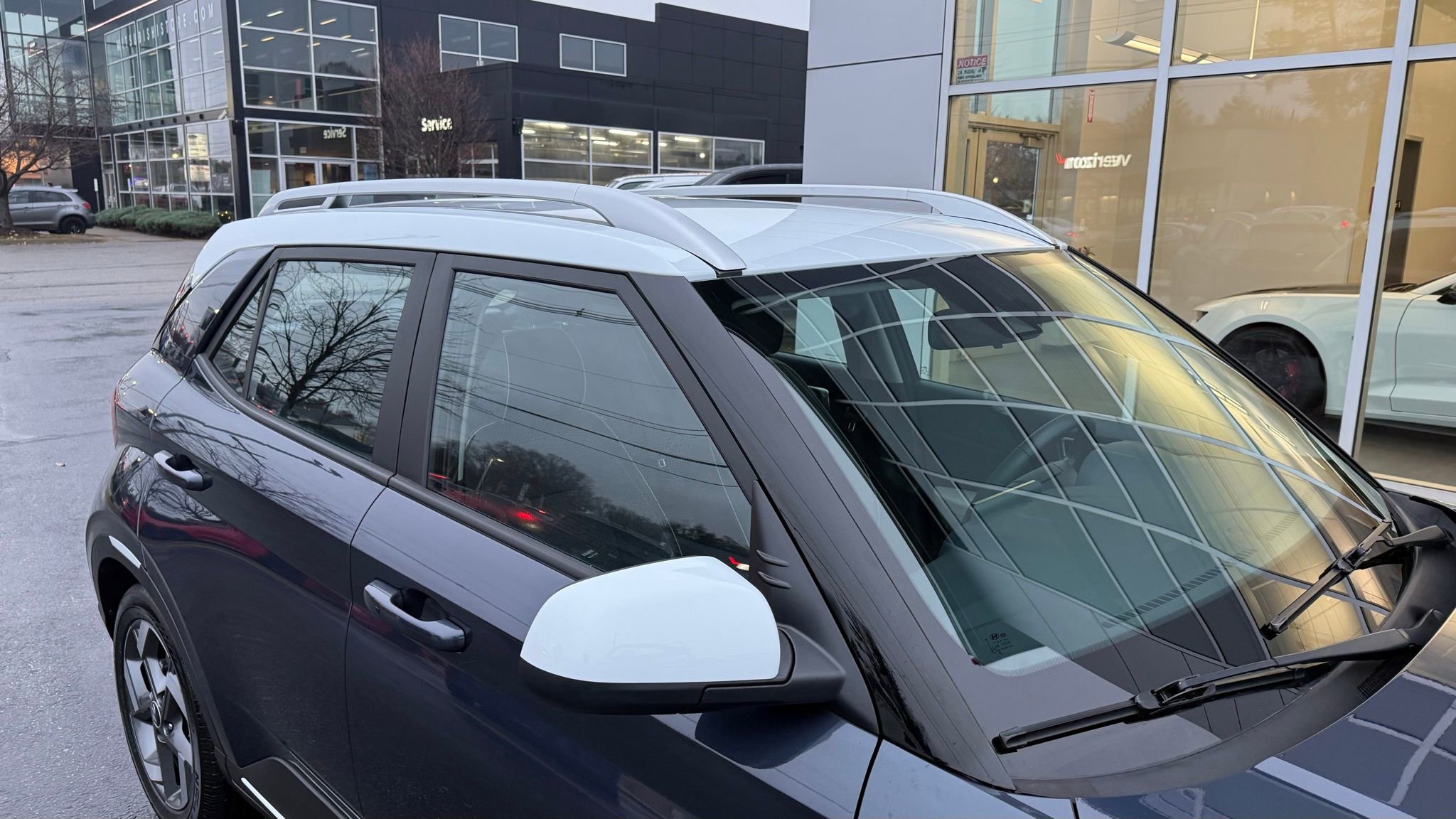 Used 2020 Hyundai Venue image 14