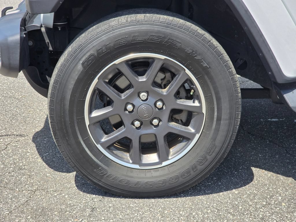 Used 2020 Jeep Gladiator Overland AWD/4WD image 12
