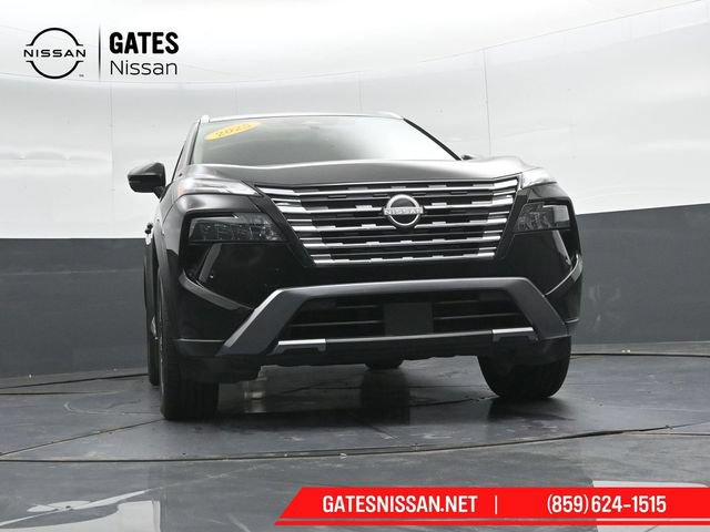 Used 2025 Nissan Rogue SL AWD/4WD image 43