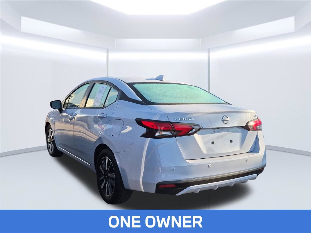 Used 2024 Nissan Versa SV FWD image 2