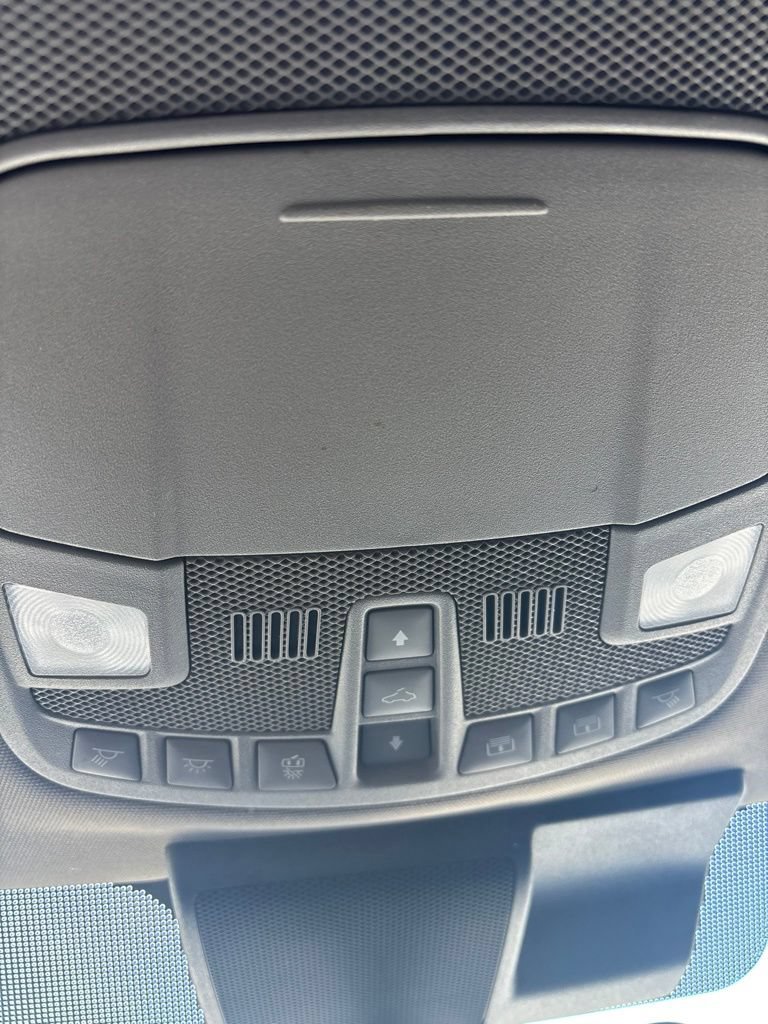 Used 2019 Ford F150 Lariat w/ Equipment Group 502A Luxury AWD/4WD image 18