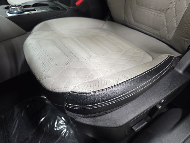 Certified 2023 Ford Escape SE w/ PHEV Premium Package FWD image 25