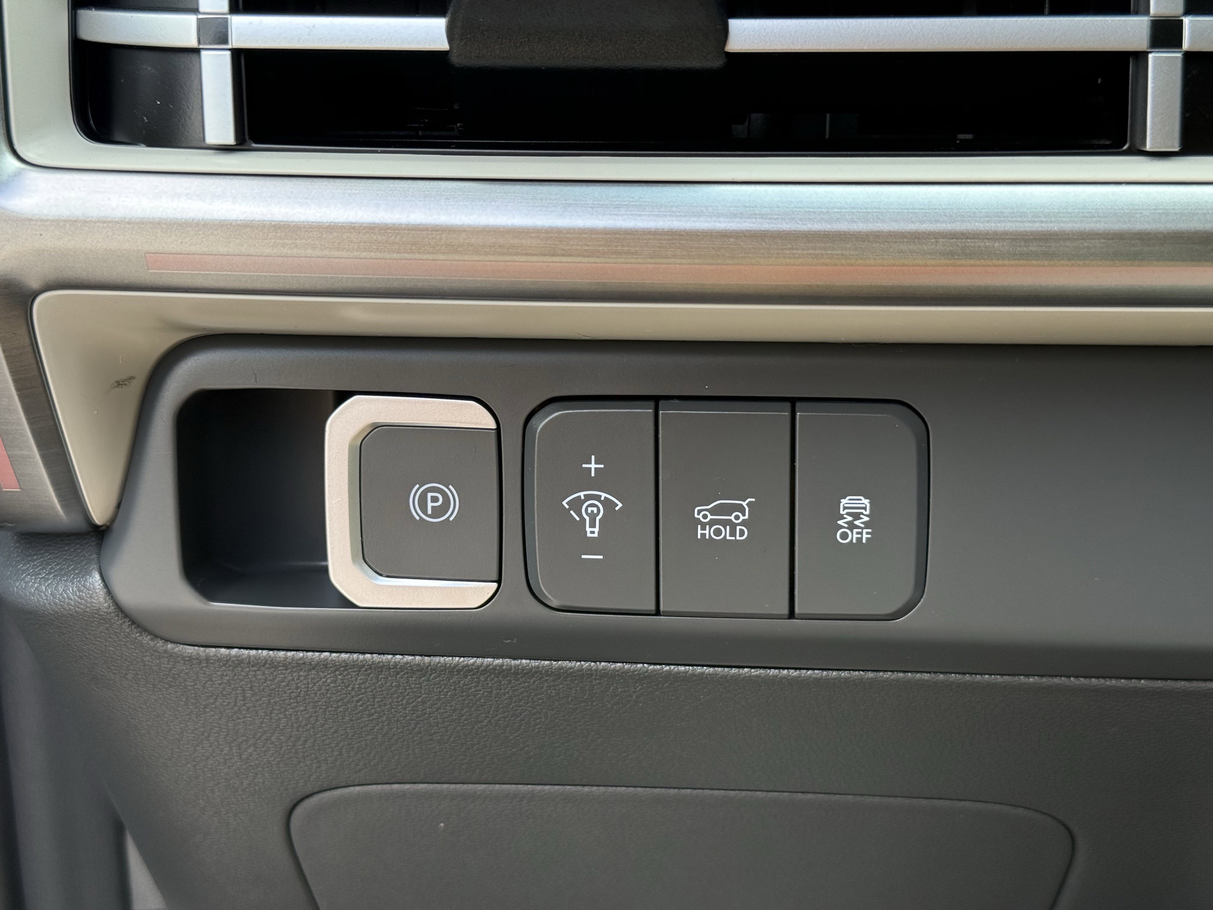 Used 2025 Hyundai Santa Fe Limited FWD image 26