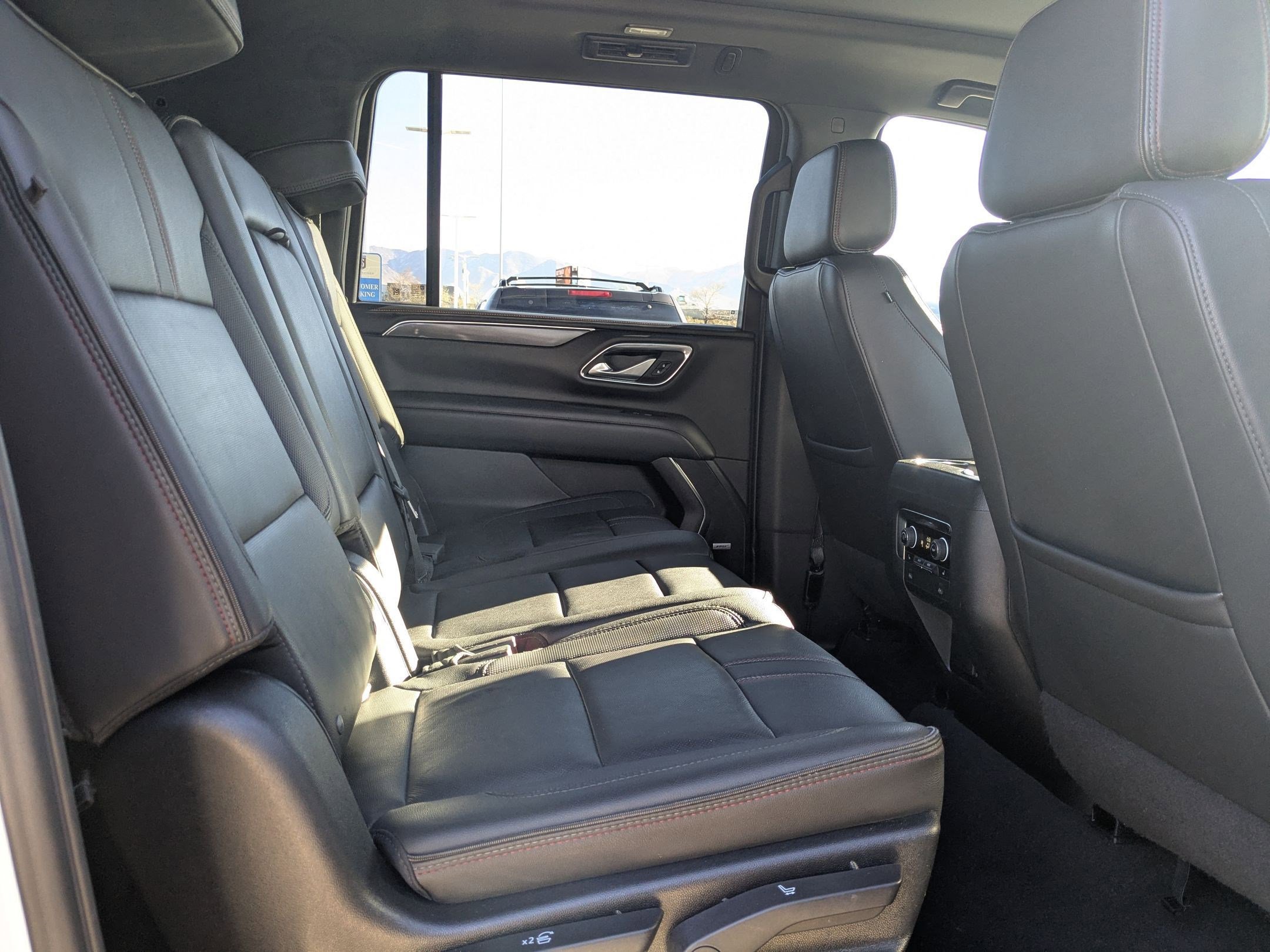 Used 2022 Chevrolet Suburban RST w/ Luxury Package image 21