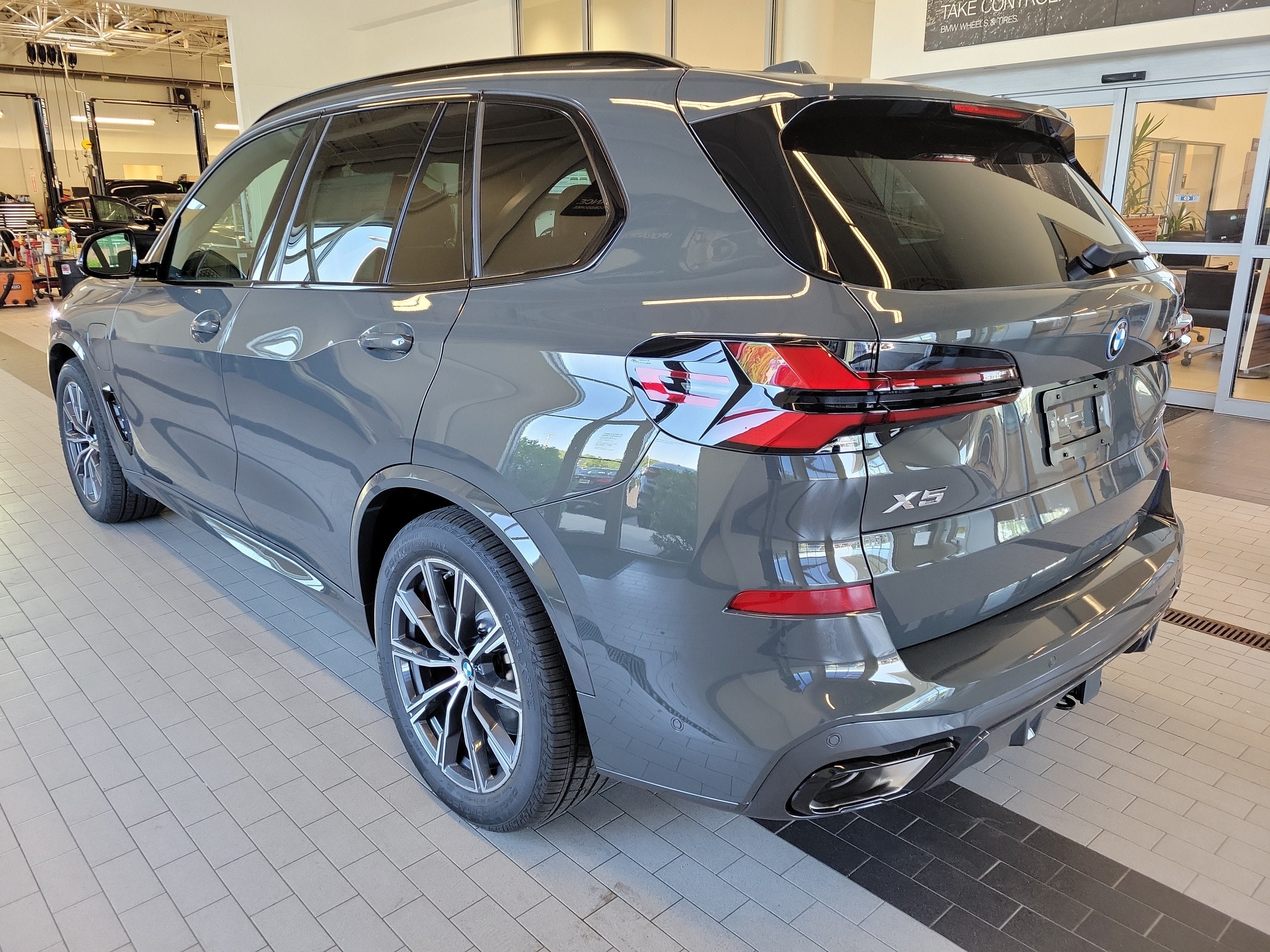 New 2026 BMW X5 xDrive50e w/ Executive Package AWD/4WD image 5