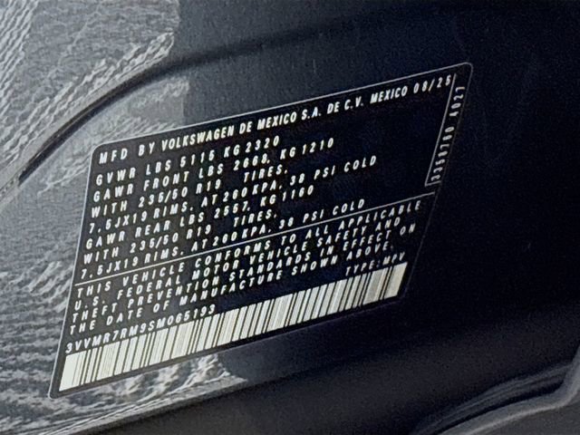 New 2025 Volkswagen Tiguan SE image 34