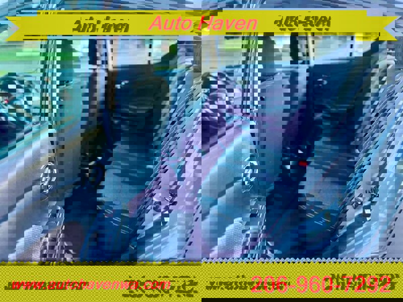 Used 2019 Nissan Versa SV image 10