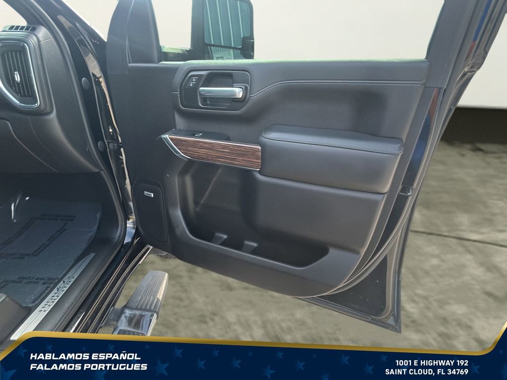 Used 2023 Chevrolet Silverado 2500 High Country AWD/4WD image 33