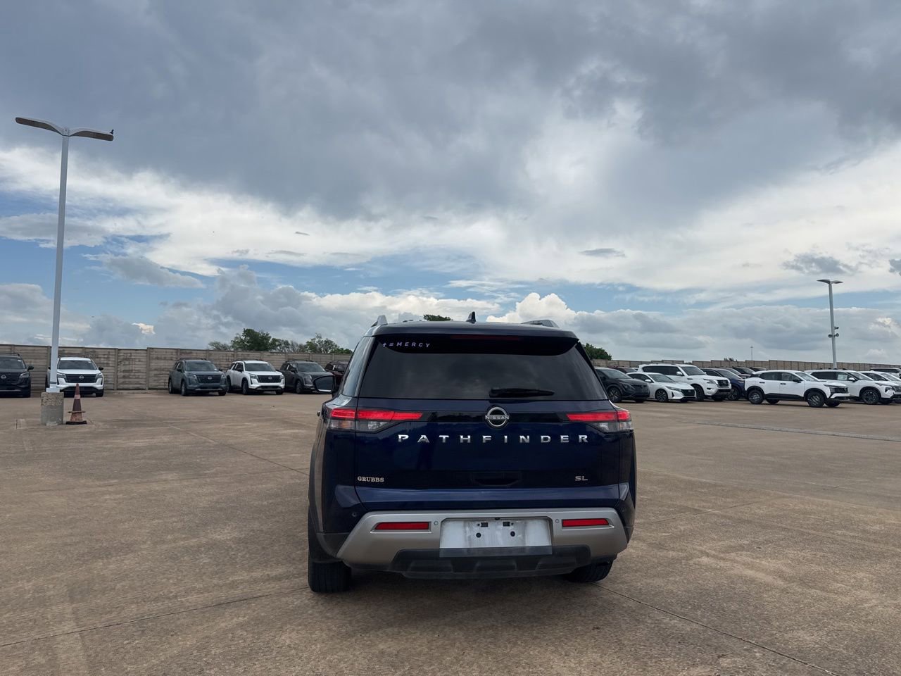 Certified 2022 Nissan Pathfinder SL w/ Lighting Package (N92) FWD image 17