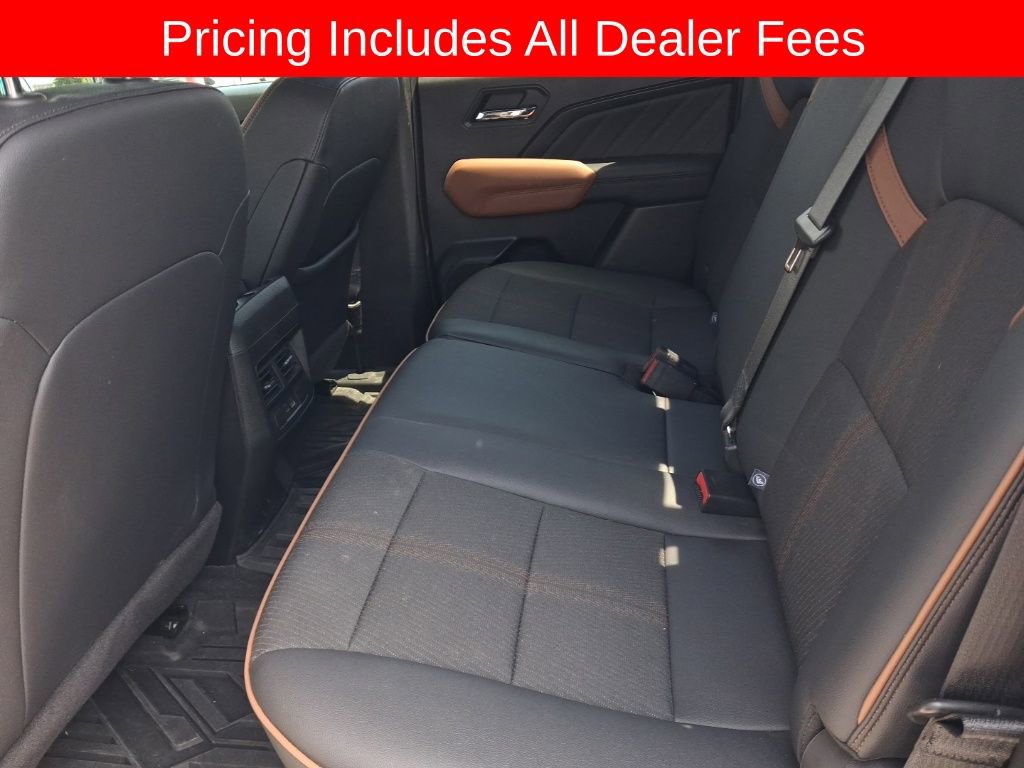 Used 2024 GMC Canyon AT4 w/ Technology Package AWD/4WD image 9