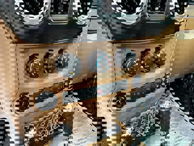 Used 2017 Jeep Wrangler Unlimited Sahara w/ Connectivity Group image 23