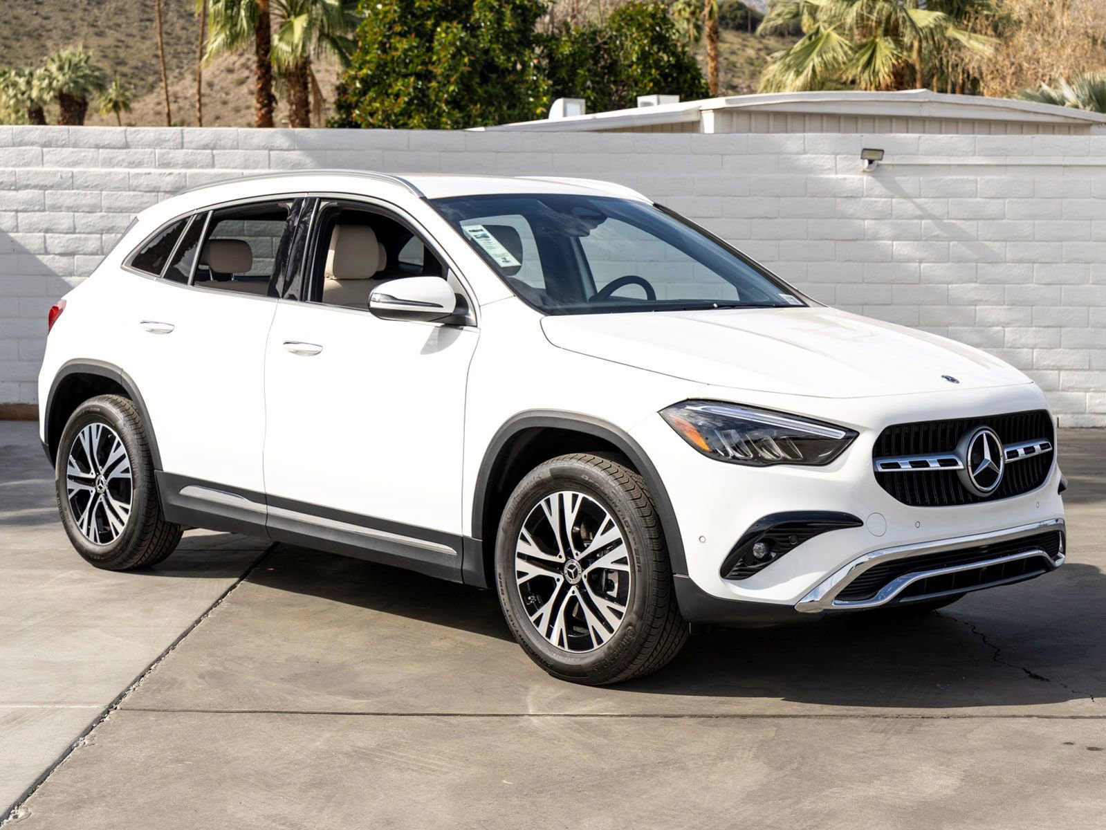 Used 2025 Mercedes-Benz GLA 250 image 2