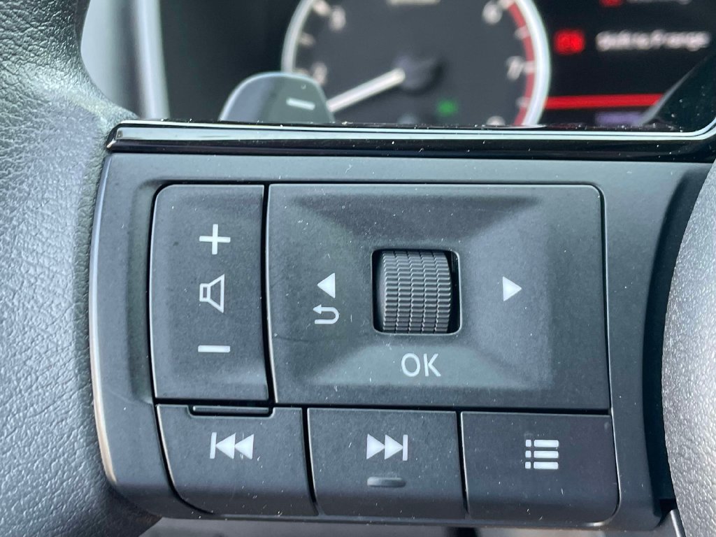 Used 2023 Nissan Rogue SV FWD image 30