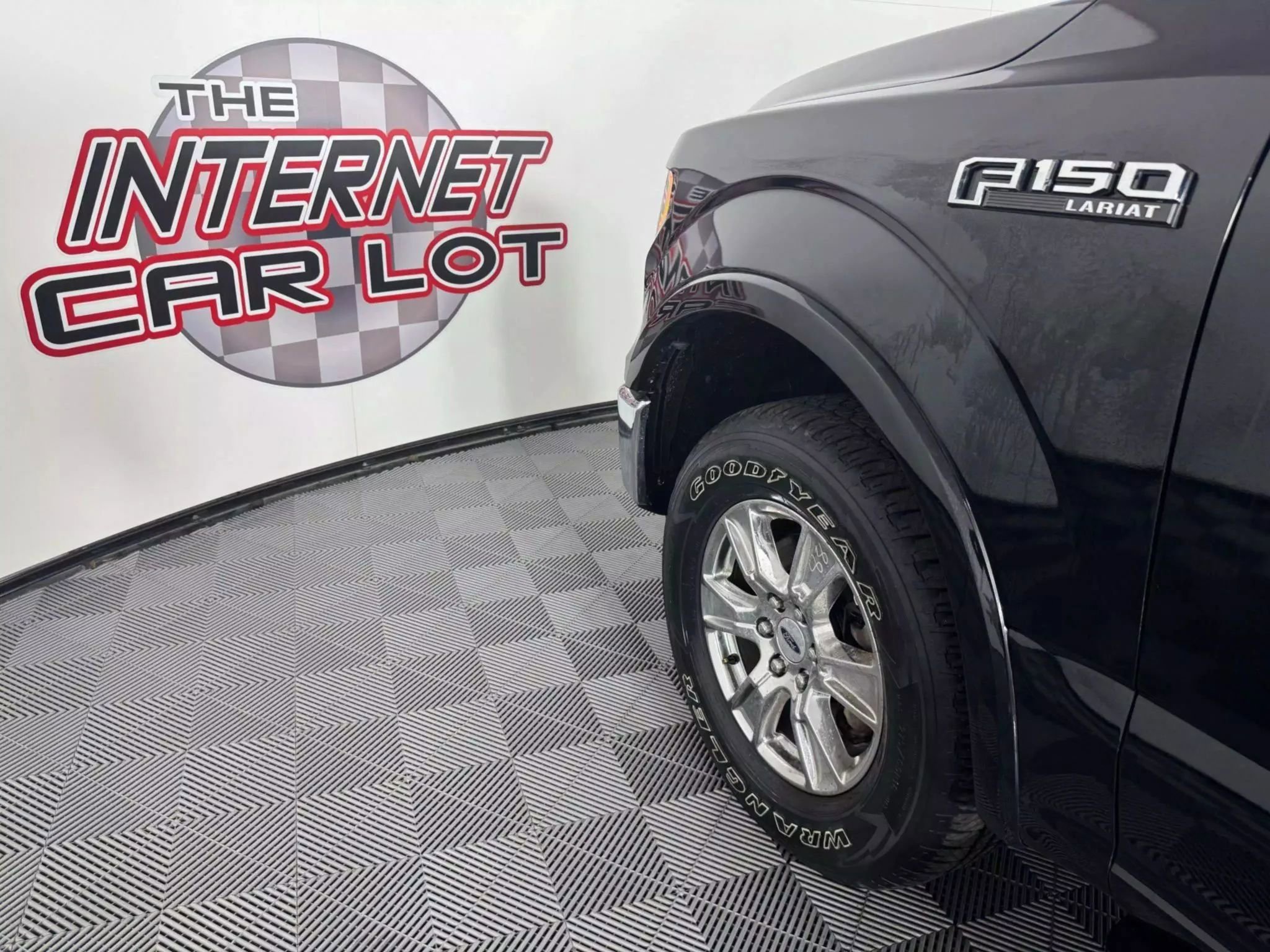 Used 2016 Ford F150 Lariat w/ Equipment Group 502A Luxury AWD/4WD image 24