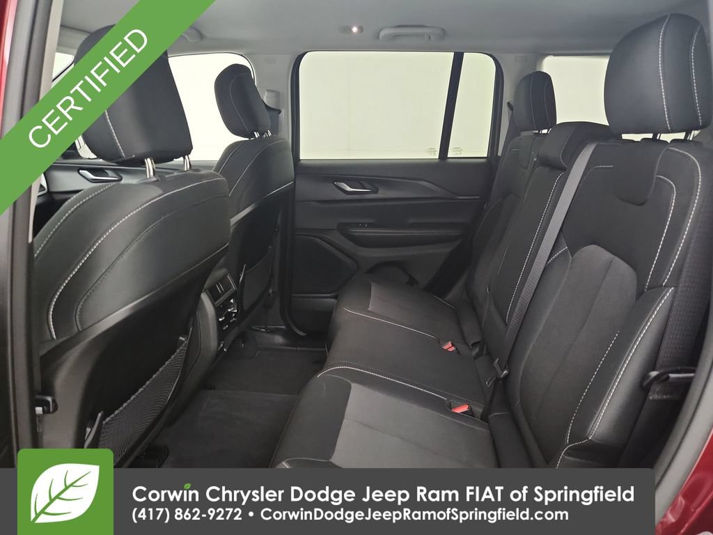 Used 2023 Jeep Grand Cherokee Laredo w/ Luxury Tech Group I AWD/4WD image 28