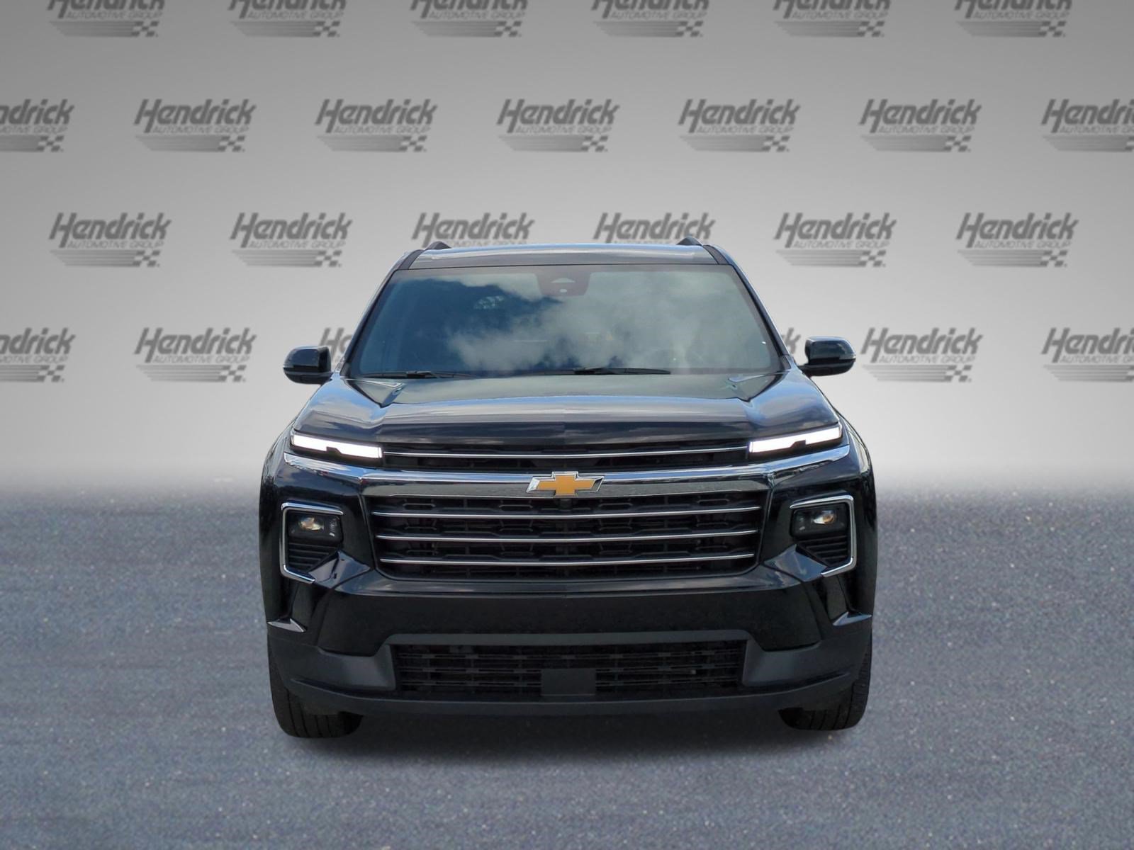 Used 2026 Chevrolet Traverse LT AWD/4WD image 3