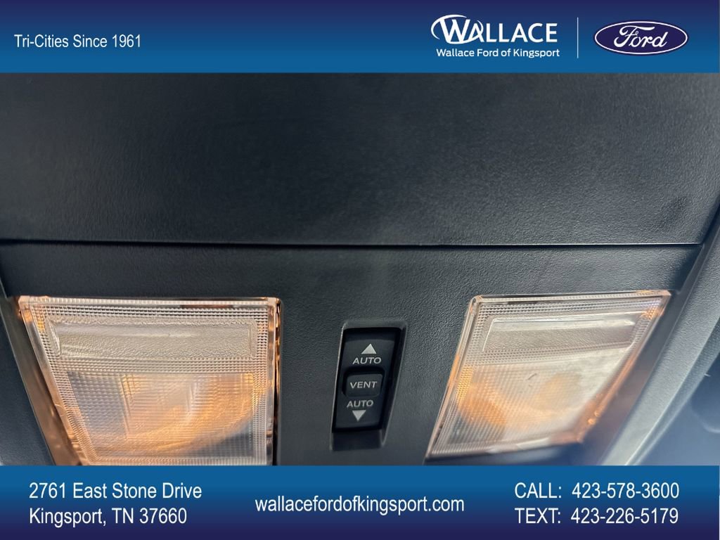 Used 2010 Dodge Challenger SE RWD image 11