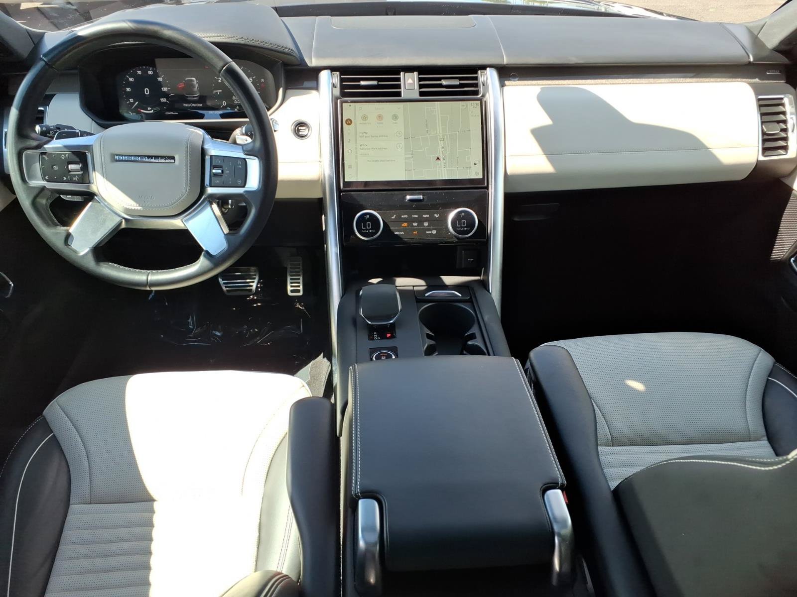 Used 2023 Land Rover Discovery Metropolitan Edition AWD/4WD image 19