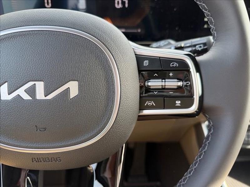 New 2026 Kia Carnival LXS image 21