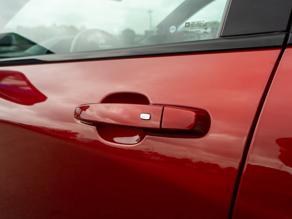 Used 2022 Chevrolet Equinox RS w/ LPO, Floor Liner Package image 10