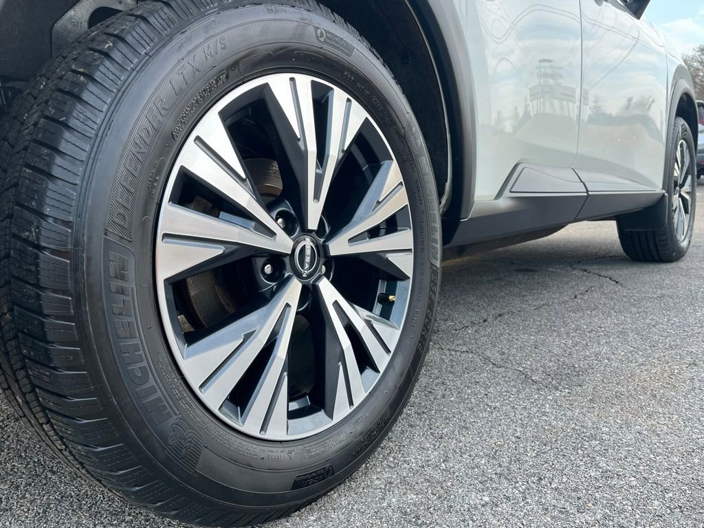 Used 2022 Nissan Rogue SV image 10