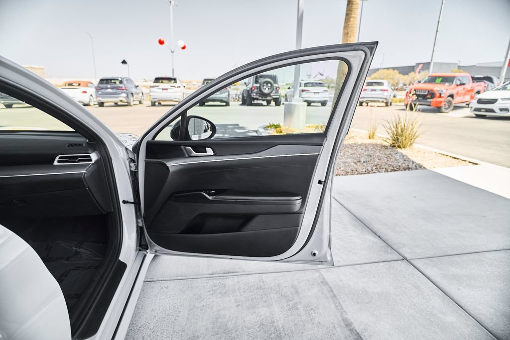 Used 2021 Kia K5 GT-Line FWD image 11